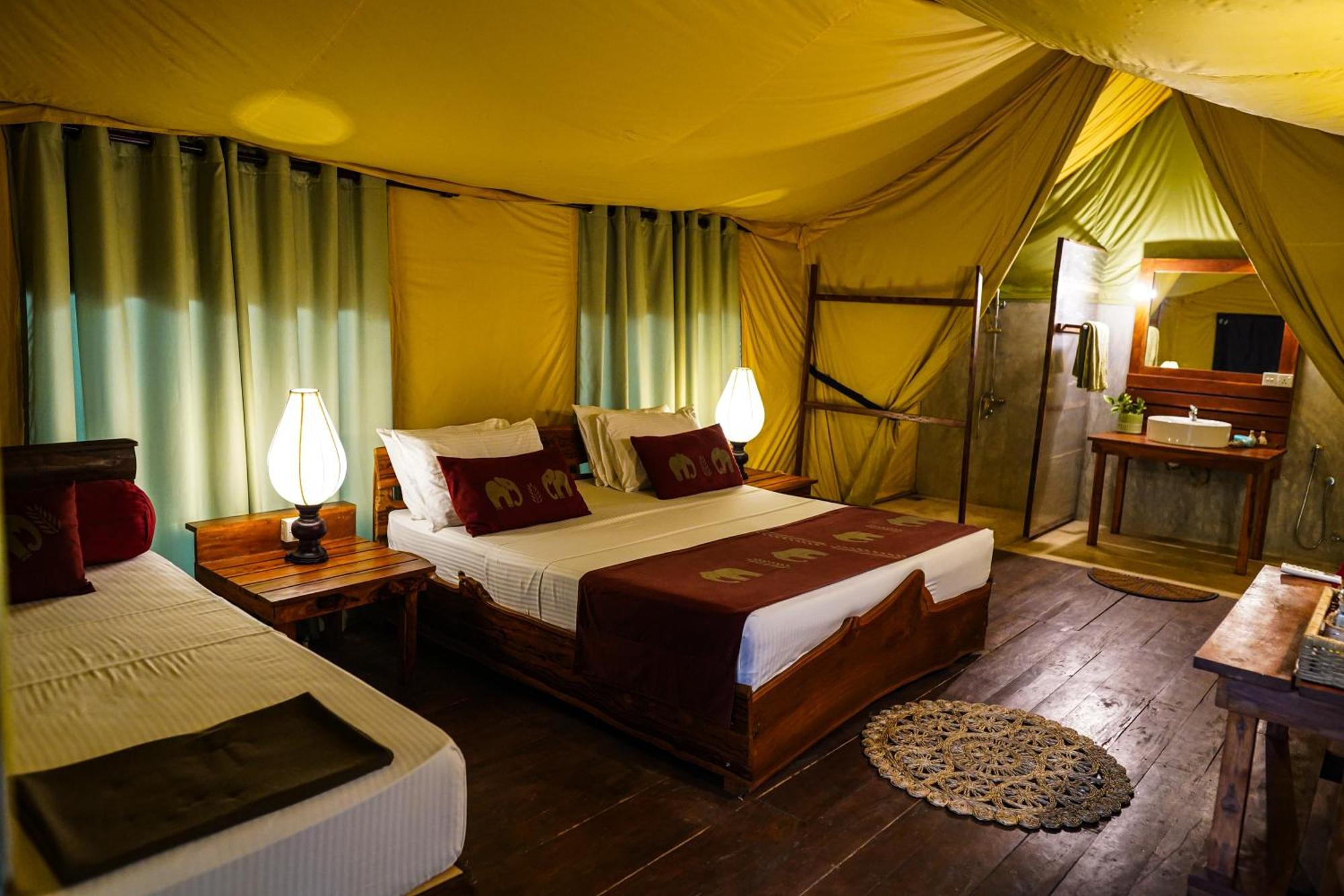 River Glamping By Gaga Bees Udawalawe Exterior foto