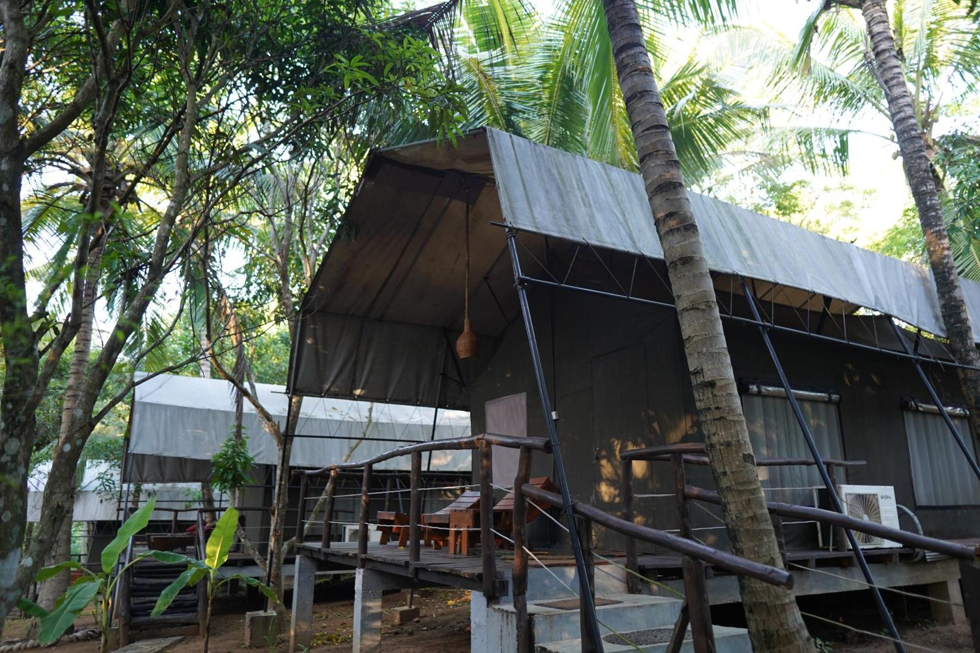 River Glamping By Gaga Bees Udawalawe Exterior foto